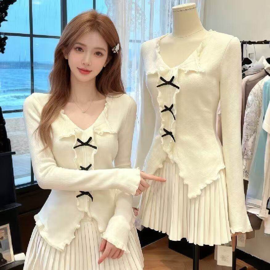 韩系温柔风套装女秋冬木耳边V领蝴蝶结针织衫搭配毛呢短裙两件套