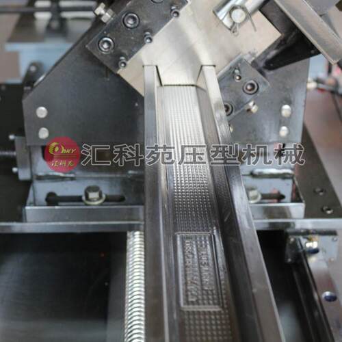 集HKY卡成三角龙骨生产式压设备 吊顶龙骨型机 内翻龙骨成型机