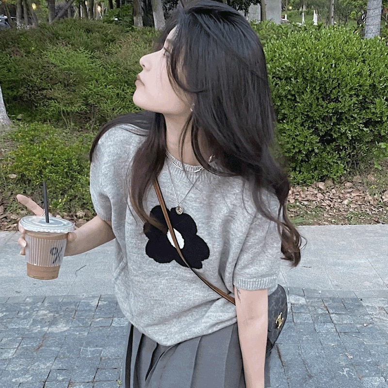 高级感宽松女装夏季韩版花朵短袖ins小众t恤女显瘦冰丝针织衫上衣