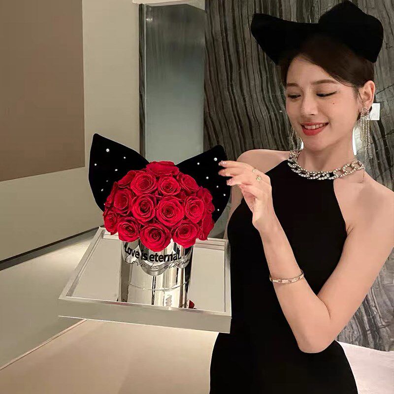 高端轻奢永生花玫瑰礼盒摆件送女友生日礼物全国配送香皂花真花店