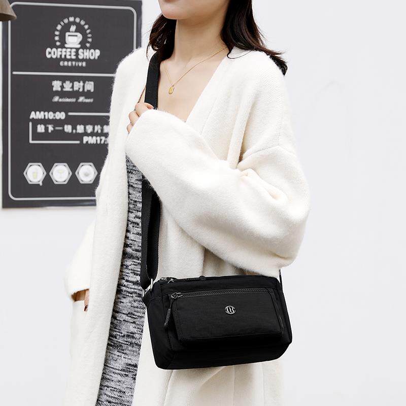 尼龙帆布小包2026新款多层中年妈妈包轻便防水单肩女斜挎包斜背包