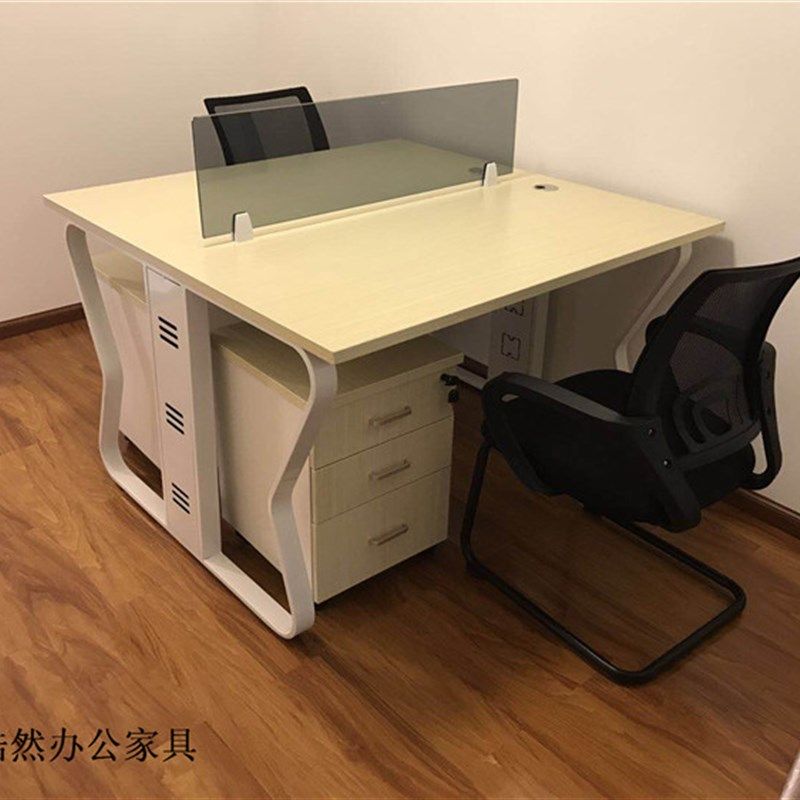 云南昆明钢架四人位职员桌办公室桌椅隔断员工桌工作卡座位电脑桌