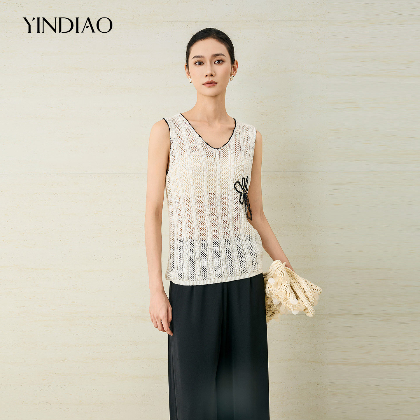 YINDIAO引调V领钩花镂空针织衫图片