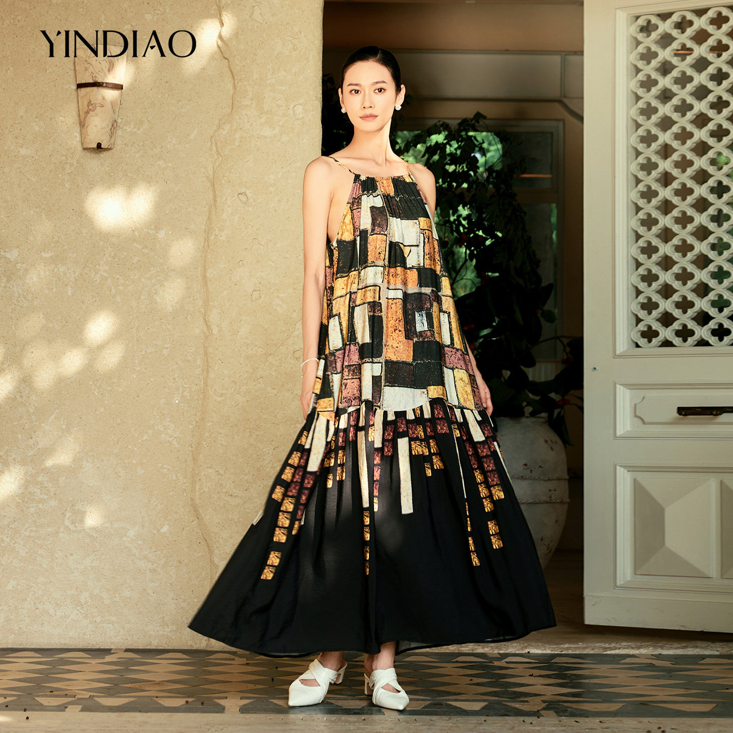 YINDIAO引调法式松弛挂脖连衣裙