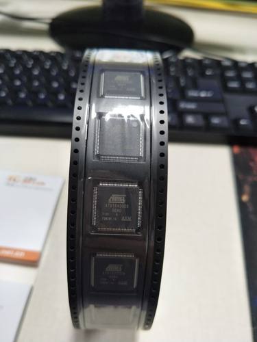 全新原装正品AD9852ASTZ 转换器超高速比较器  封装QFN80