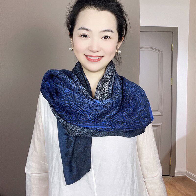 蓝色民族风围巾女2023新款春秋冬季高级感显白棉麻腰果花披肩两用