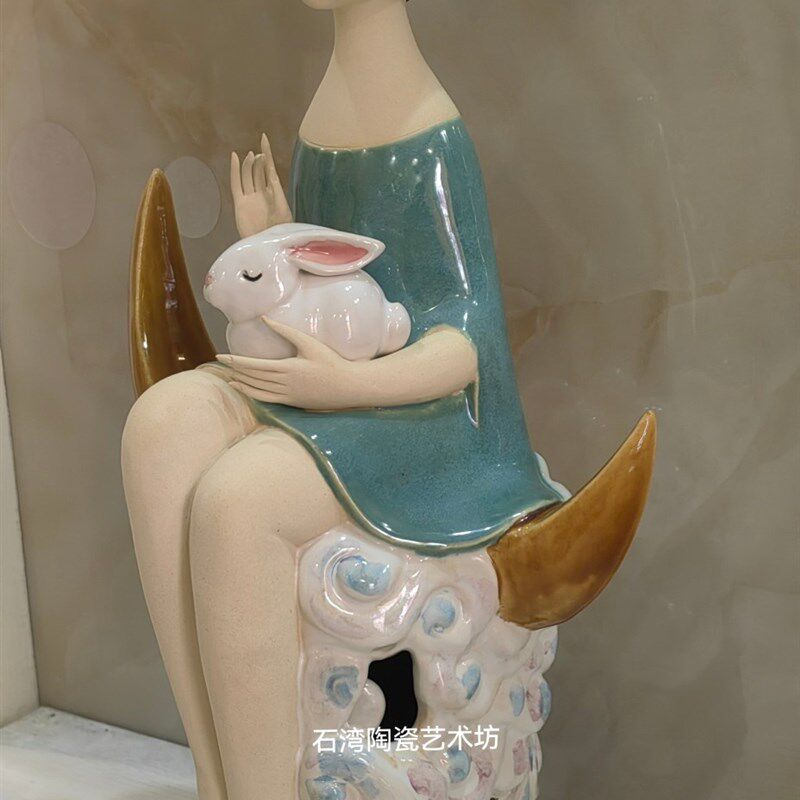 陶瓷玉兔仕女手工艺摆件桌面门厅博古架创意装饰石湾公仔兔子女孩