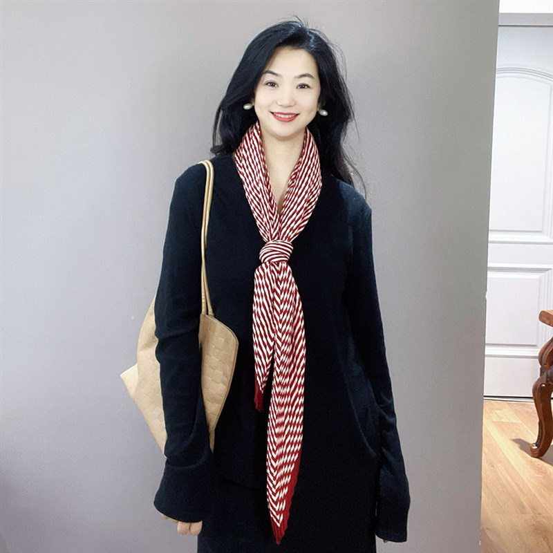 法式安可拉红!高级感条纹棉麻围巾女春秋薄款褶皱大方巾护颈披肩