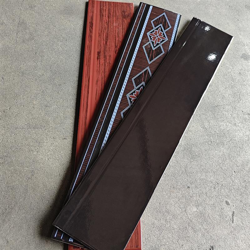 老式陶瓷釉面踢脚线瓷砖12x60公分黑红色工程修补客厅卧室墙角线