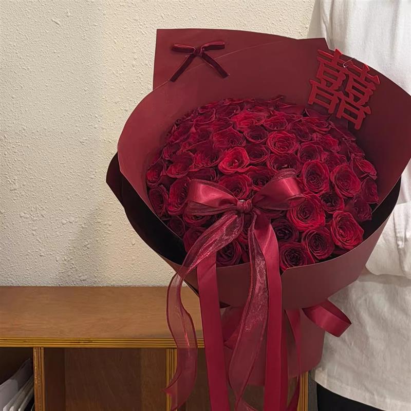 高级浪漫订婚手捧花束成品仿真玫瑰皂花实用送新人朋友新婚礼物