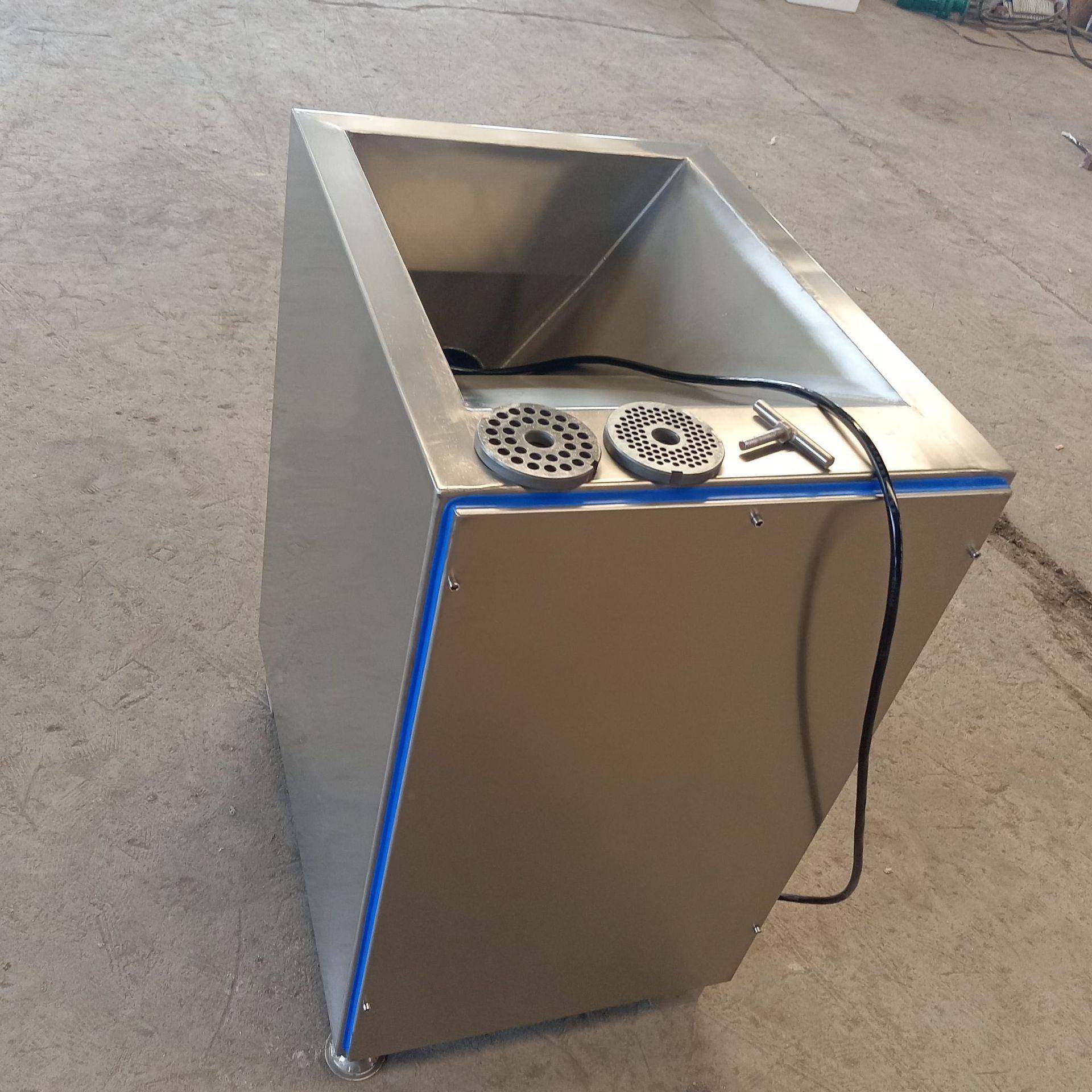 XNQ不冻肉绞绞肉机 100型绞机 大产馅量锈钢鲜肉碎机现货供应