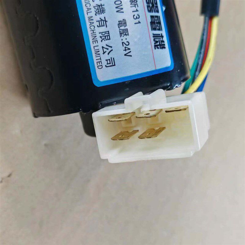 新131雨刮器电机131刮水电机12V24V负控正控雨刷器电机总成