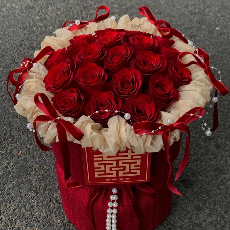 浪漫复古喜庆氛围感红玫瑰花束成品仿真花皂花订婚圣诞结婚送女生