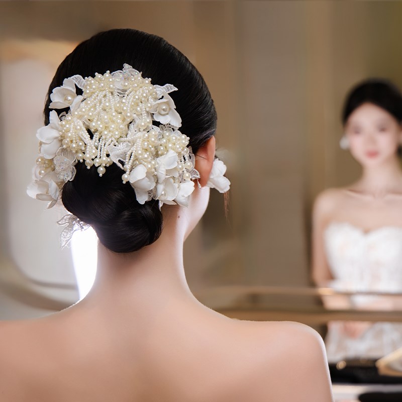 2025法式新娘覆古蕾丝简约森系手工花朵发带造型浪漫婚纱照相馆配