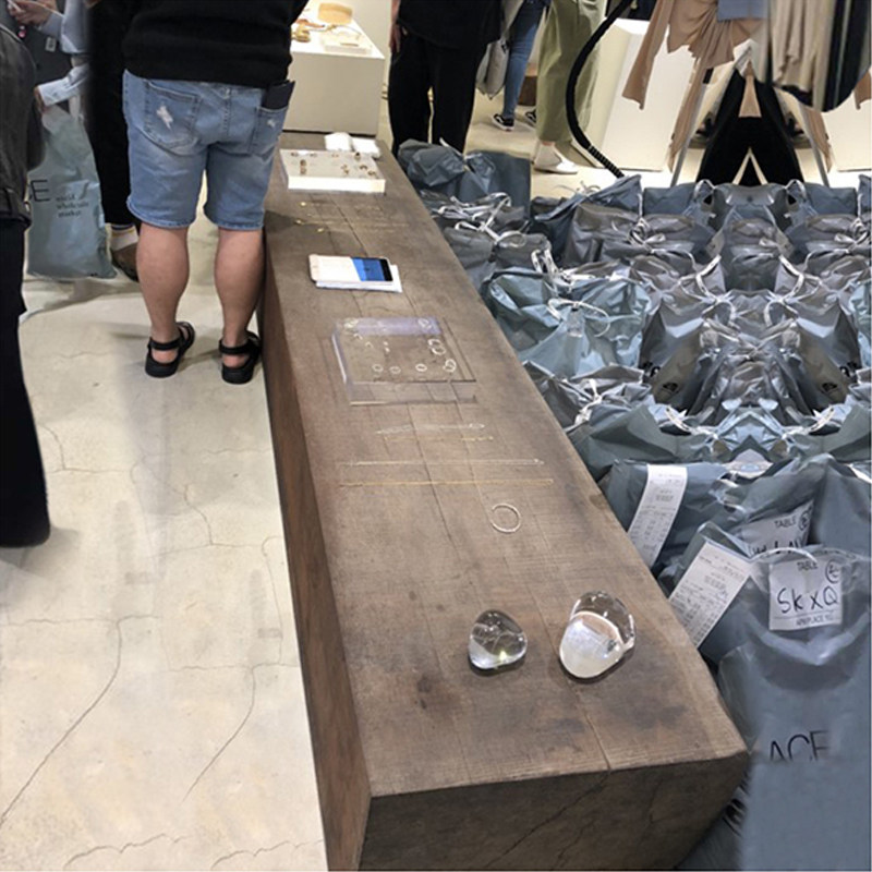 北欧服装店复古原木长条凳创意老木头墩子展示换鞋条凳展厅休息椅