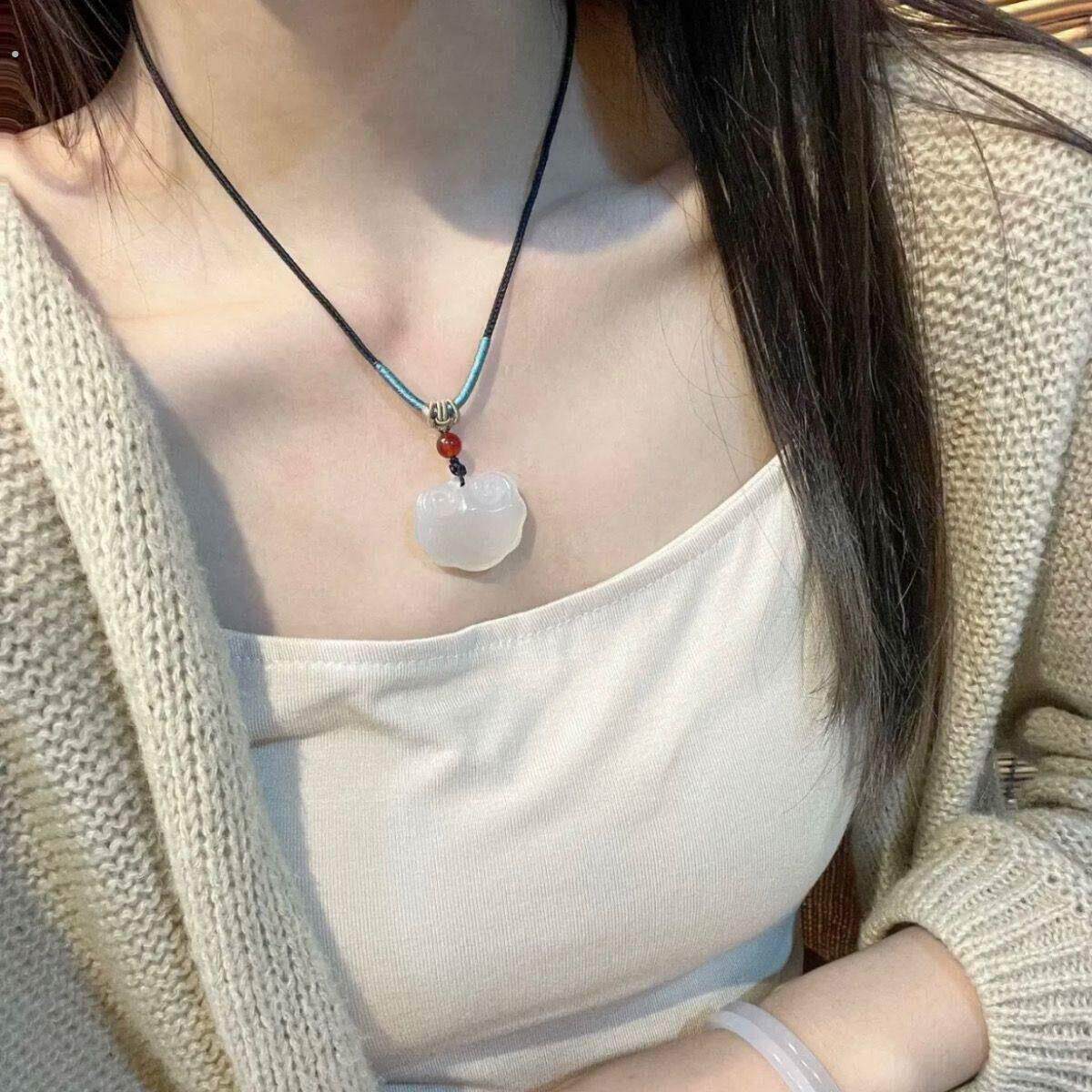 天然玉髓如意锁项链女新中式玛瑙吊坠平安锁玉石锁骨链送女友礼物