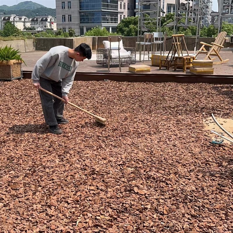 打磨松树皮花园覆盖物发酵松鳞园林景观树穴花园造景庭院铺面
