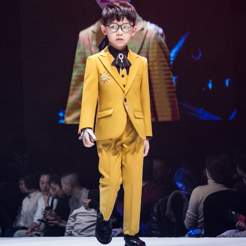 男童西装套装三件套2021新款黄色儿童礼服手工绣花走秀西服演出服