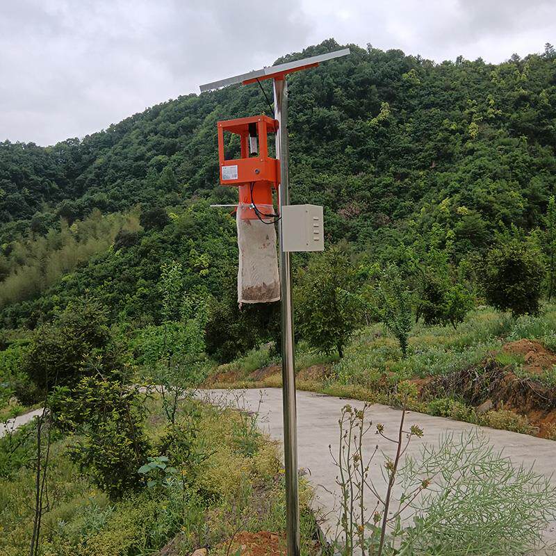 太阳能风吸式杀虫灯适用于农田果园茶园 高效灭蚊防水诱虫设备