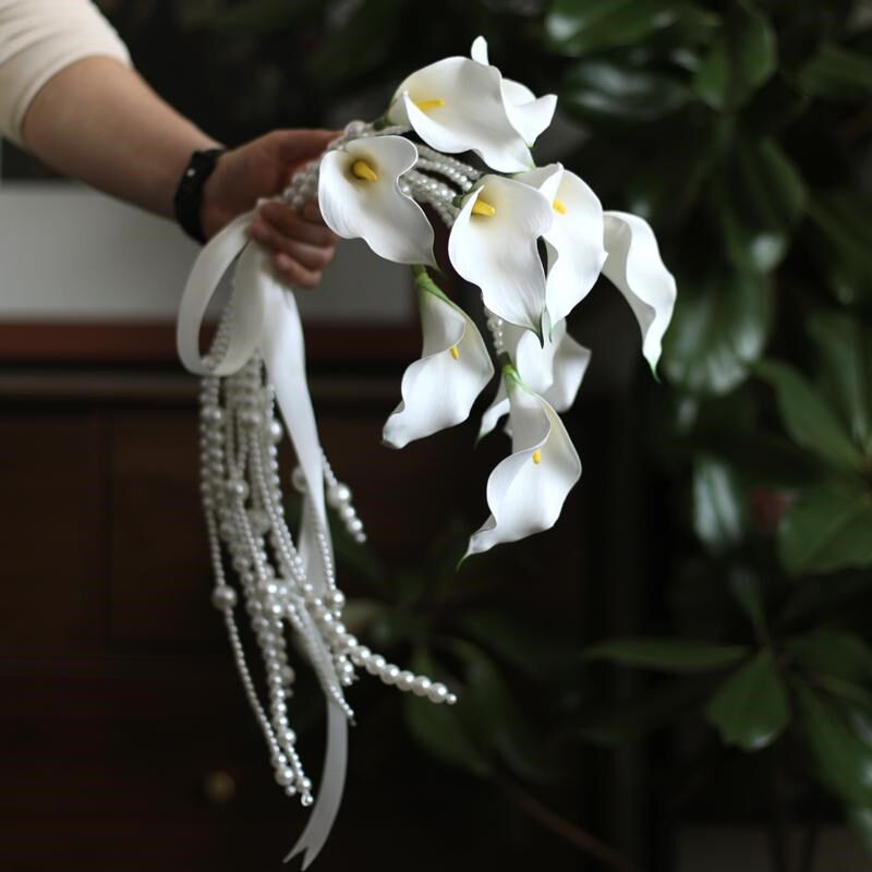 婚礼领证珍珠手捧花白色马蹄莲海芋仿真手拎花拍照高级摄影道具