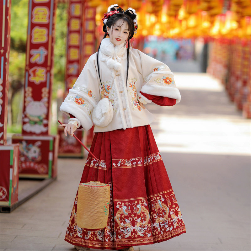 新款明制拜年汉服女2023新款秋冬季加厚马面裙套装母女亲子古装