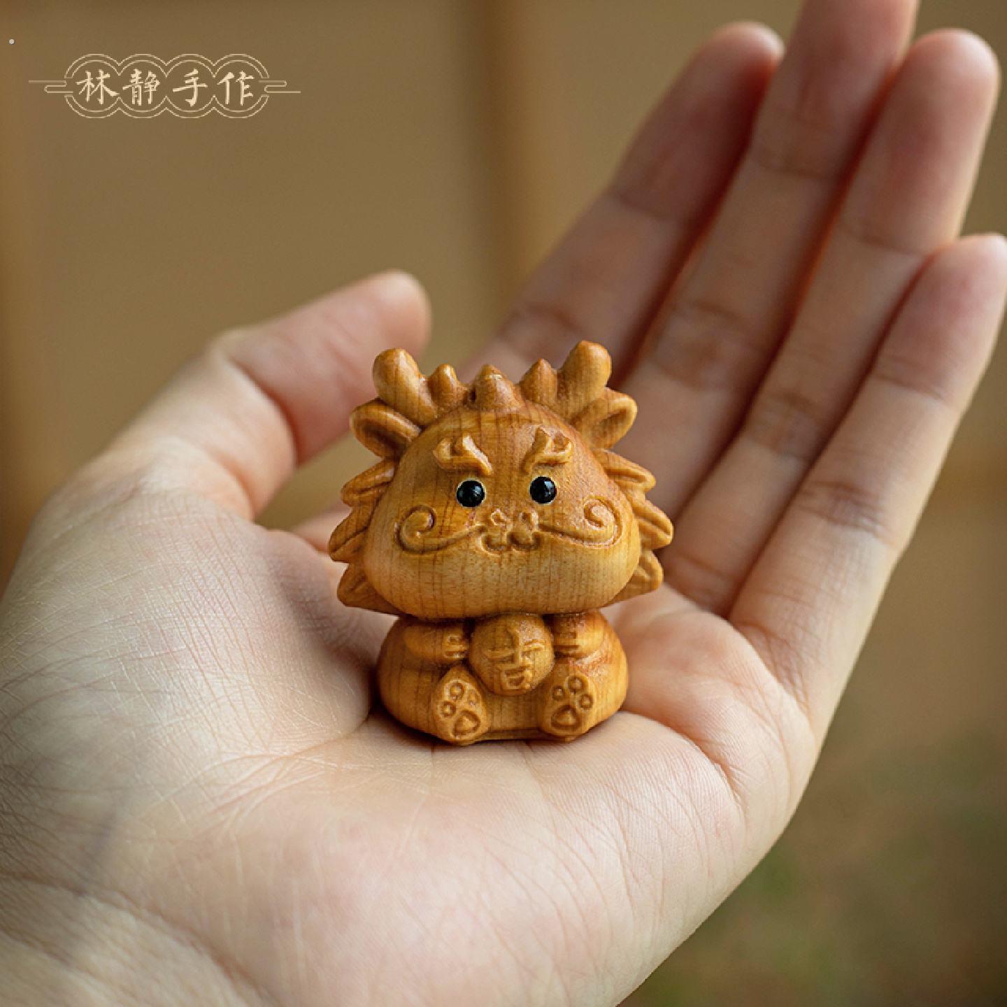 崖柏木雕十二生肖龙文玩手把件鼠牛虎兔蛇马羊猴鸡狗猪桌摆件礼物图片