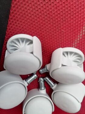 转椅万向轮纯白色轱辘轮电脑椅办公椅脚轮电竞椅脚滚轮通用的pu轮
