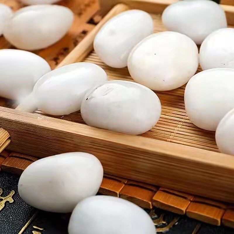 江苏高抛光纯白白色鹅卵石铺地白石子庭院铺路鹅暖软石园艺阳台