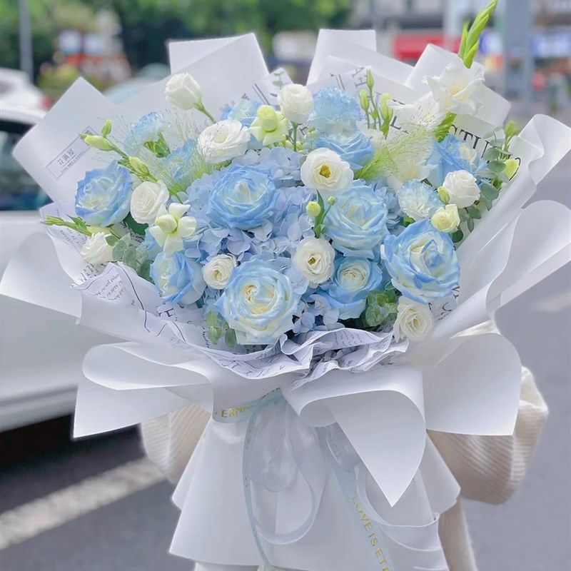香港同城鲜花速递澳门台湾花店送花配送九龙港岛99朵红玫瑰毕业花