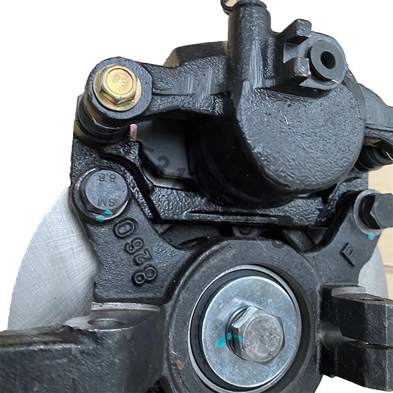 适配雷丁D70D50比德文M7M6四轮电动汽车前制动分泵羊角刹车盘总成