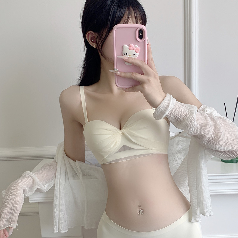 少女半杯内衣女小胸聚拢显大无钢圈收副乳浅色无痕无肩带内衣套装