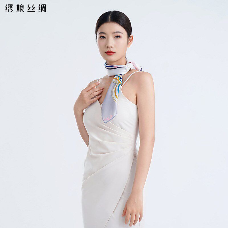 绣娘丝绸新款小方巾丝巾女高级感真丝丝巾礼盒送妈妈长辈苏绣披肩