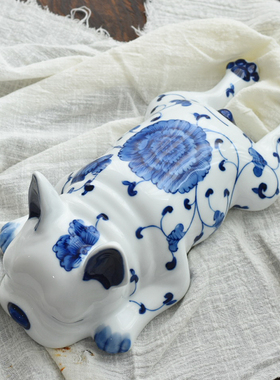 可爱陶瓷狗法斗摆件简约创意书架桌面家居装饰陈设招财生肖狗包邮