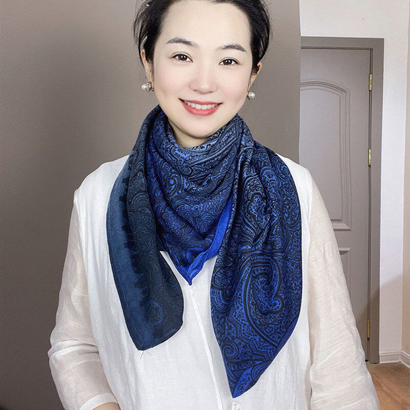 蓝色民族风围巾女2023新款春秋冬季高级感显白棉麻腰果花披肩两用