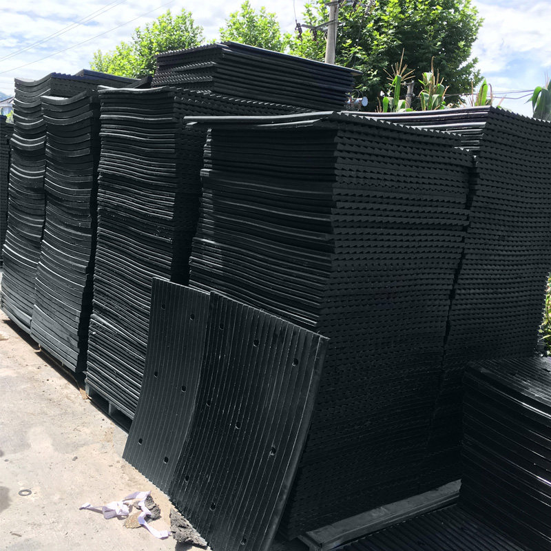 橡胶坡道减噪板地下停车场坡道减速带防噪板下坡垫减震缓冲防滑垫
