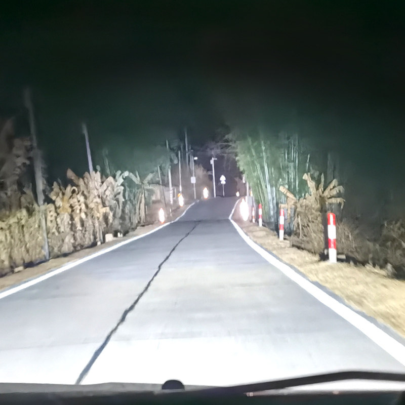 H4远近一体自带透镜的双光激光汽车无损改装鱼眼矩阵式LED大灯泡