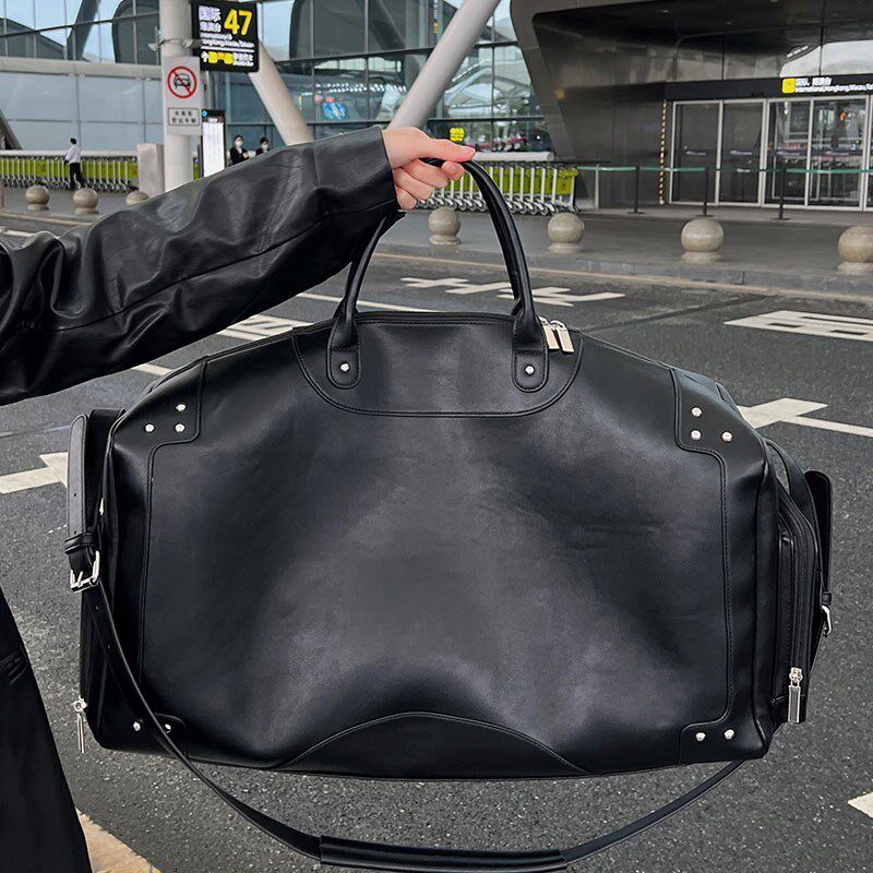 软皮朋克风铆钉旅行包女2024新款行李登机包大容量手提运动健身包