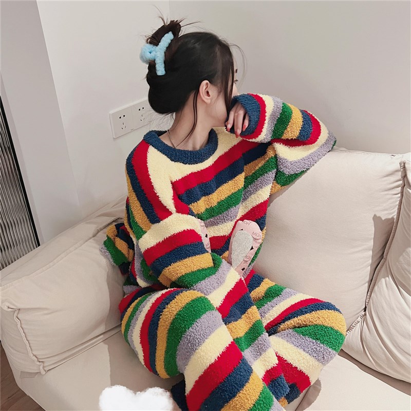 彩虹条纹睡衣冬季女软绵绵甜美圆领加厚珊瑚绒家居服套装可外穿