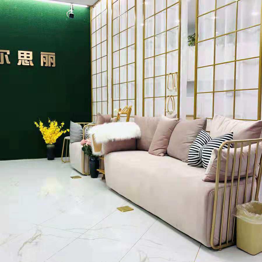 北欧铁艺房间客厅隔断墙屏风玄关装饰简约卧室分隔家用镂空带脚