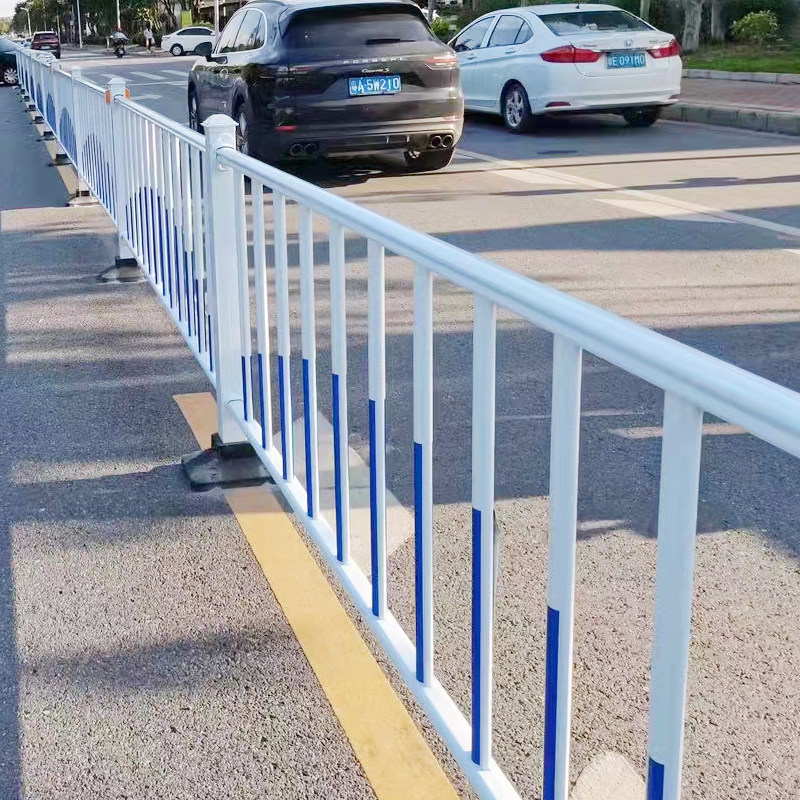 定制太阳能灯光市政道路护栏交通围栏人行道防撞隔离公路马路栏杆