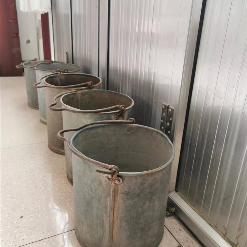 老式铁皮水桶7080年代民俗老物件复古装饰摆件怀旧农具农村老东西