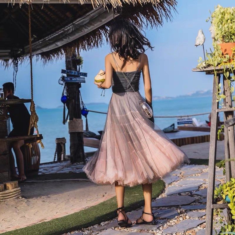 一字领露肩连衣裙夏性感网纱2021新款女装很仙的大摆雪纺吊带裙子