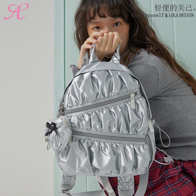 关己&萝拉 轻便云朵双肩包背包女士双肩旅行轻便书包女生大学生包