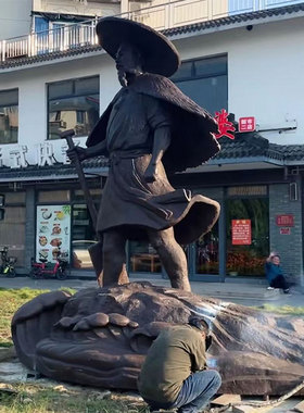 大型铸铜人物雕塑定制玻璃纤维仿铜人物雕塑广场步行街民俗铜像人