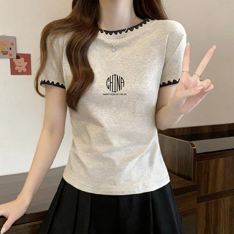撞色拼接设计感别致小众短款上衣