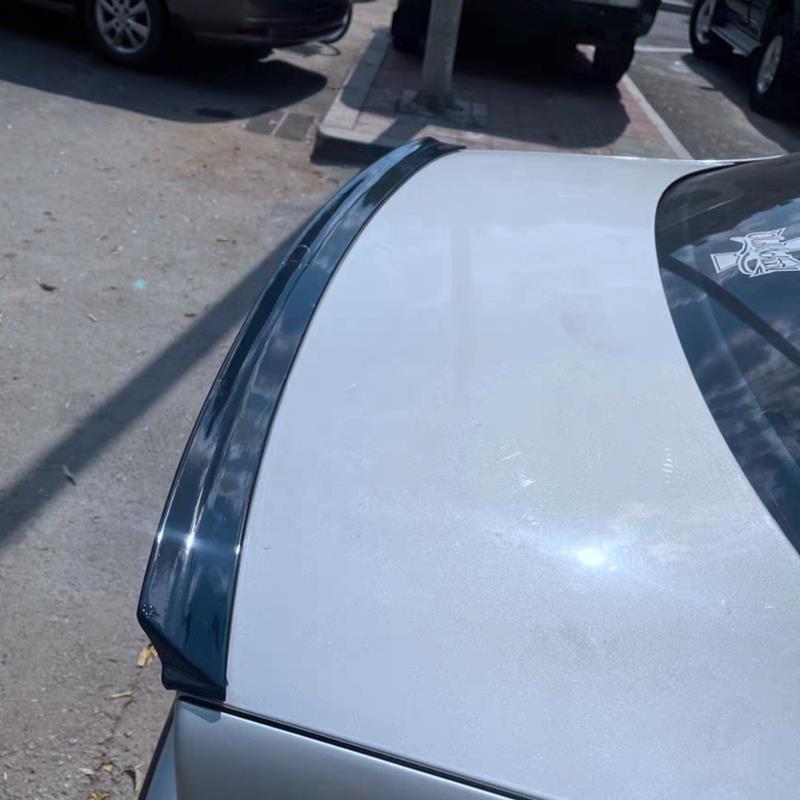 适用于宝马E46尾翼M3?E46四门车子安装尾翼顶翼免打孔烤漆定风翼