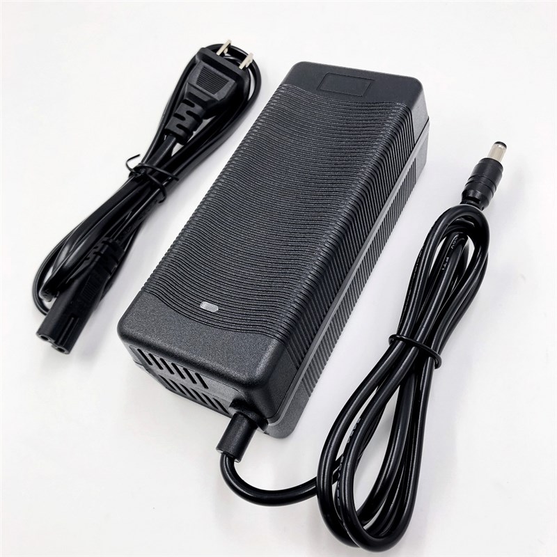 48V堆高机液压车载充电器48V-54.6VDC圆头电动搬运工具托盘充电器