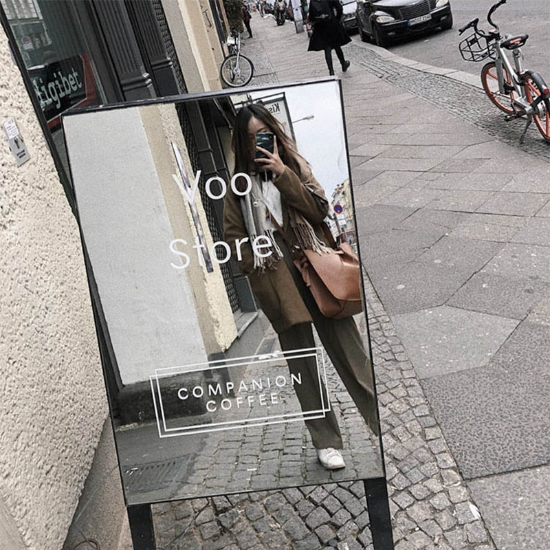 咖啡店铺户外拍照镜面落地服装店招牌网红风门口广告牌展示牌立牌