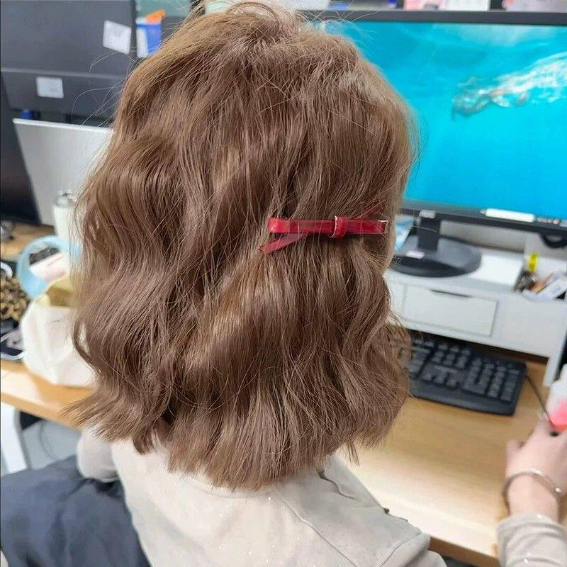 新款红色显白蝴蝶结发夹醋酸一字发夹女後脑勺弹簧发夹高级感浏海