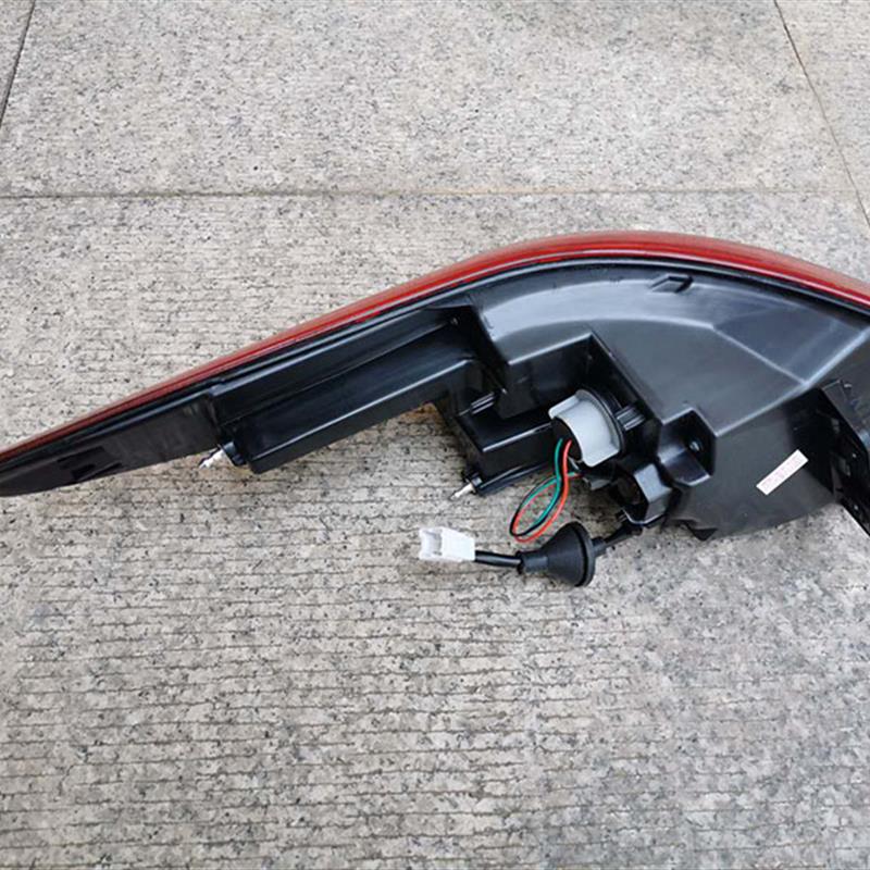 适用于起亚K2尾灯1718款K2尾灯KXCROSS尾灯后大灯尾灯罩三厢